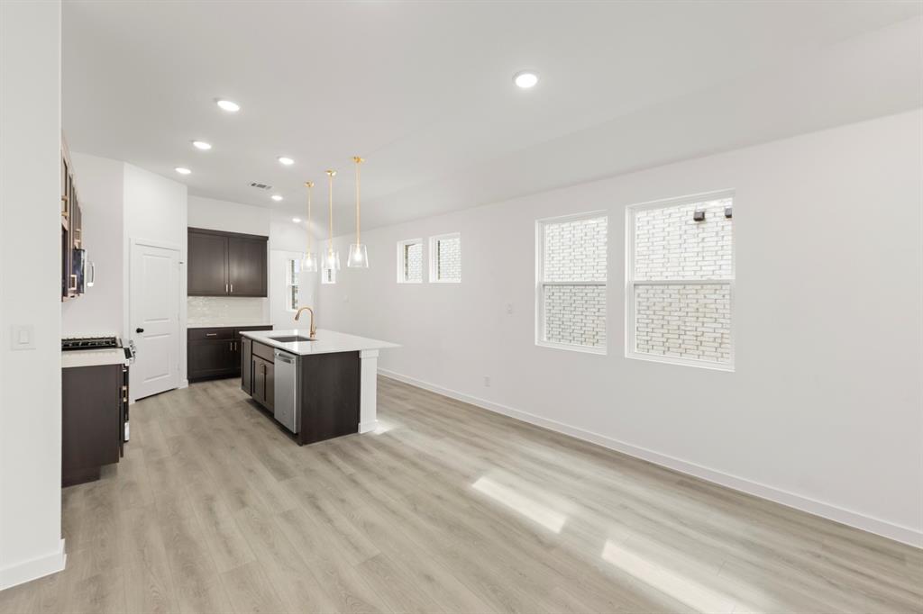 5933 Laurel Lk Lane Pilot Point, TX 76258 - Photo 14 of 27 14. 5933 Laurel Lake - Dining (2)