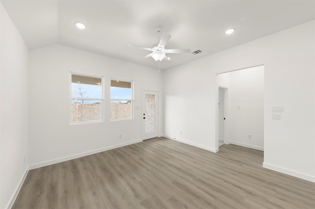 5933 Laurel Lk Lane Pilot Point, TX 76258 - Photo 17 of 27 17. 5933 Laurel Lake - Family (2)