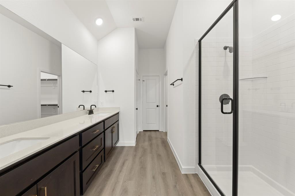 5933 Laurel Lk Lane Pilot Point, TX 76258 - Photo 21 of 27 21. 5933 Laurel Lake - Bath