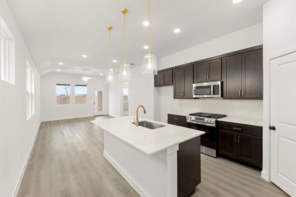 5933 Laurel Lk Lane Pilot Point, TX 76258 - Photo 10 of 27 10. 5933 Laurel Lake - Kitchen (2)