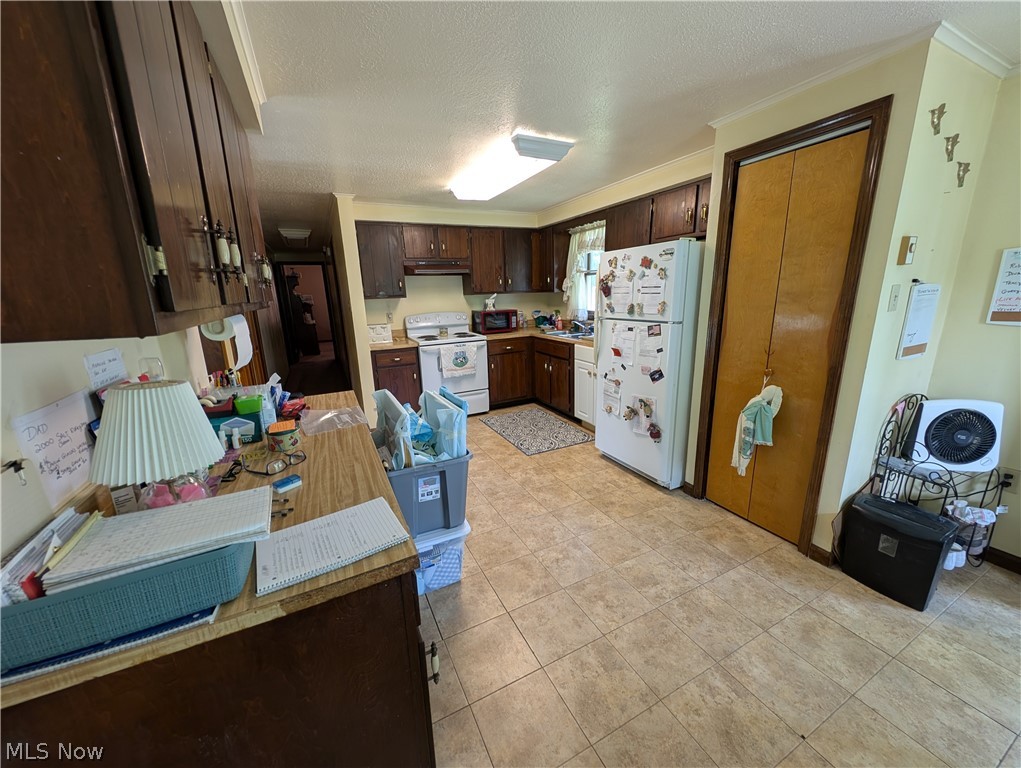 10685 Scotts Corner Road Diamond, OH 44412 - Photo 23 of 43