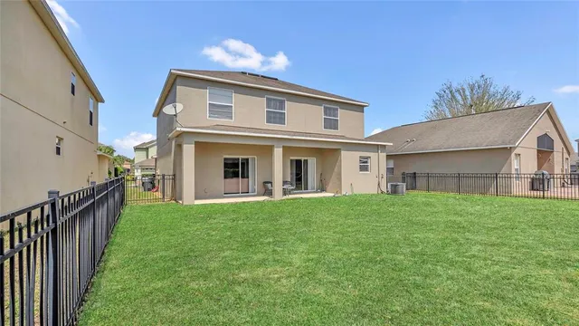 a view of a yard in front of house