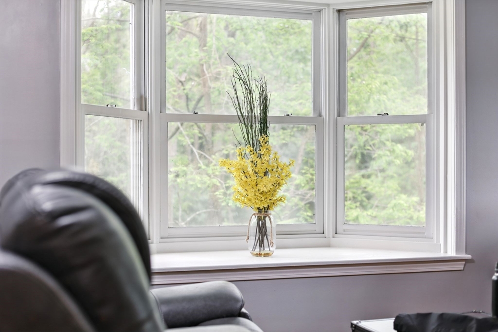 59 Castlegate Drive, Unit B Springfield, MA 01129 - Photo 3 of 42 a view of a window in a room