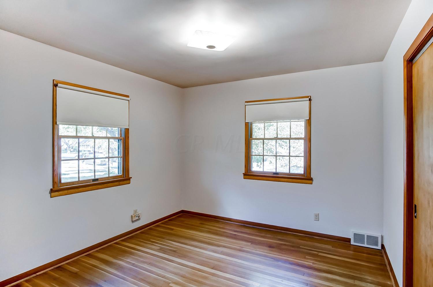 2071 Kentwell Road Columbus, OH 43221 - Photo 16 of 26 Bedrm1