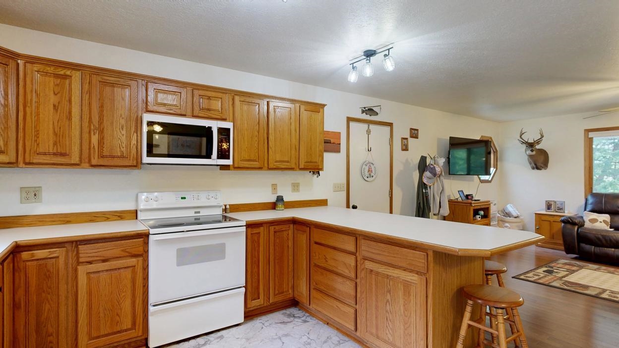 8665 North Meridian Road Clare, MI 48617 - Photo 8 of 39 Gallery Image 8