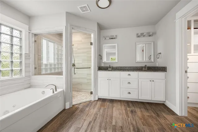 $2,200 | 7 Woodhollow Way, Wimberley, TX 78676