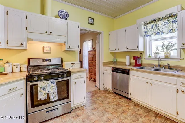 $200,000 | 325 Hamilton Street, Holly Springs, MS 38635