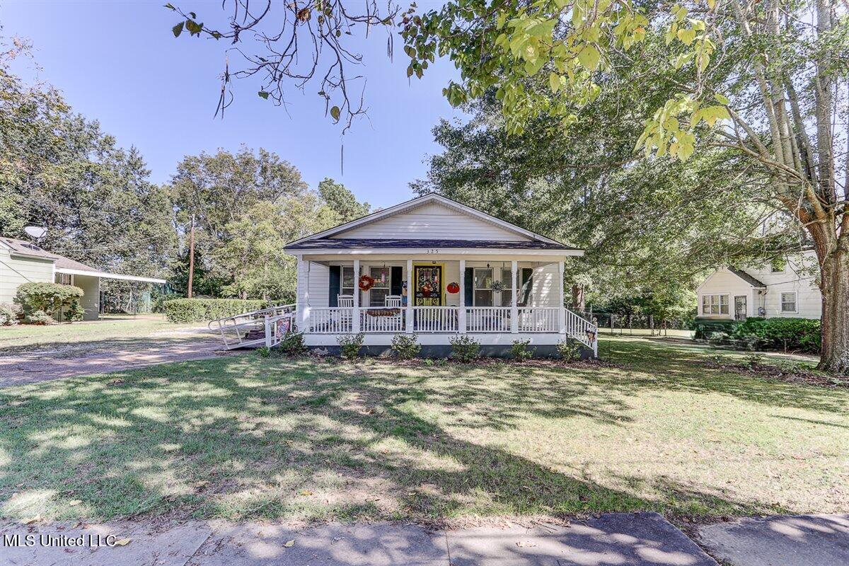 325 Hamilton Street Holly Springs, MS 38635 - Photo 2 of 34 01-IMG_6198_199_200_201_202