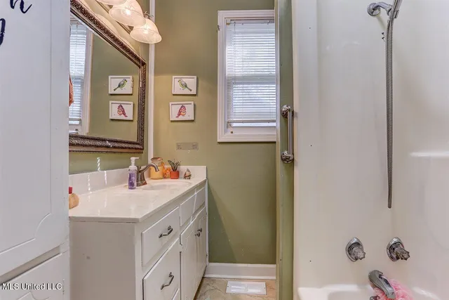 $200,000 | 325 Hamilton Street, Holly Springs, MS 38635