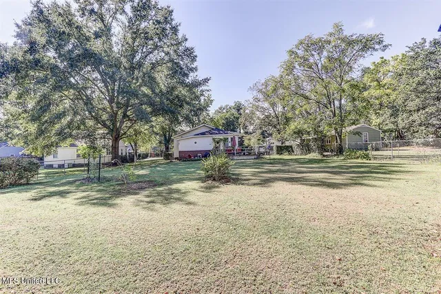 $200,000 | 325 Hamilton Street, Holly Springs, MS 38635