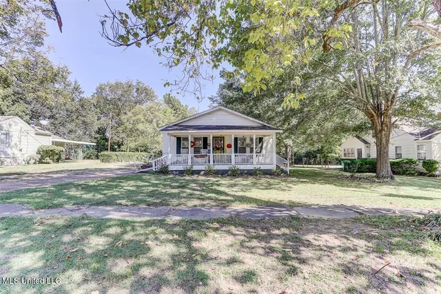 $200,000 | 325 Hamilton Street, Holly Springs, MS 38635