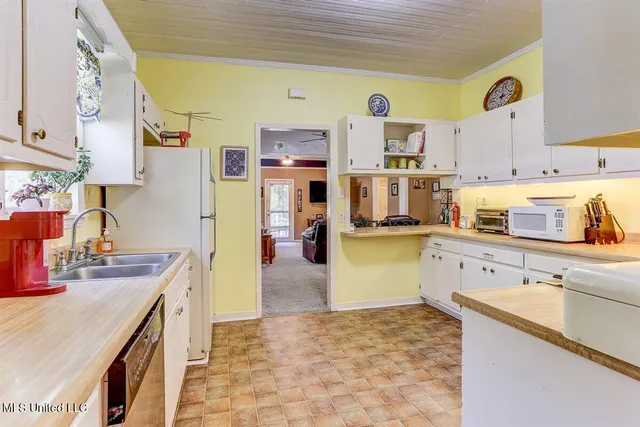 $200,000 | 325 Hamilton Street, Holly Springs, MS 38635