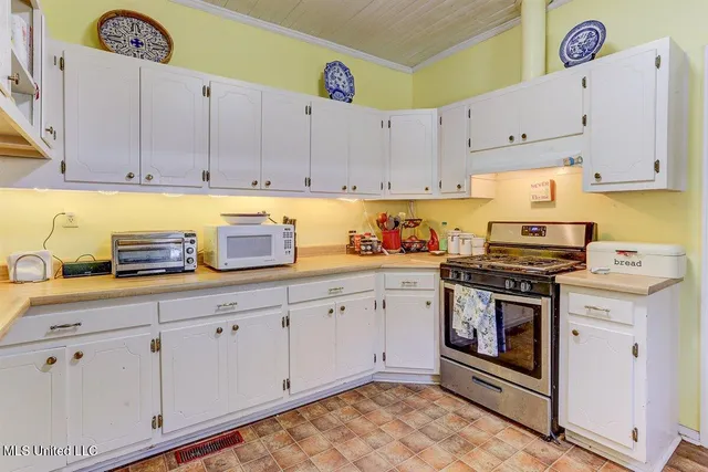 $200,000 | 325 Hamilton Street, Holly Springs, MS 38635