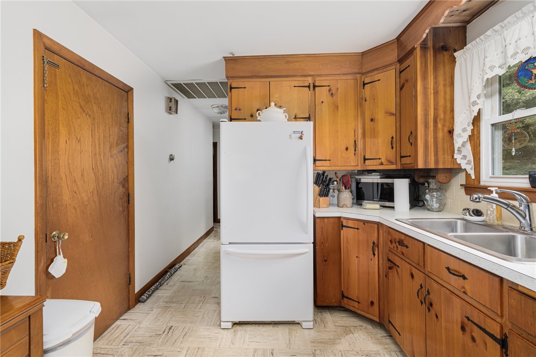 226 Westcott Road Scituate, RI 02857 - Photo 24 of 48