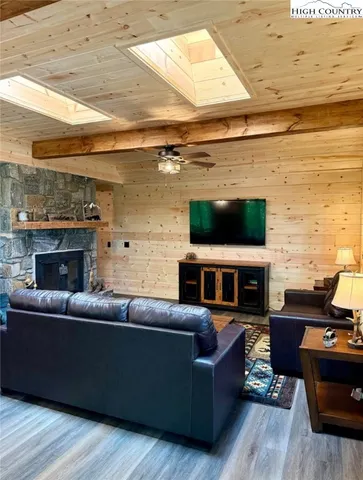 $499,900 | 468 Horseshoe Ridge Road East, Deep Gap, NC 28618