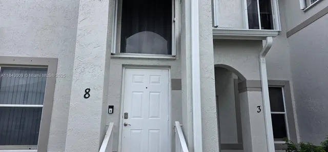 $2,499 | 21255 Northeast 8th Place, Unit 8, Miami, FL 33179