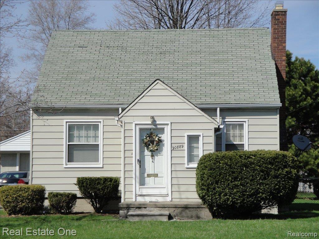 20889 Hampton Road Harper Woods, MI 48225 - Photo 1 of 4 DSC06904