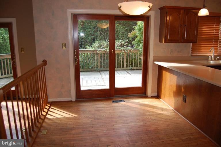 18856 Falling Star Road Germantown, MD 20874 - Photo 5 of 16 Kitchen #2