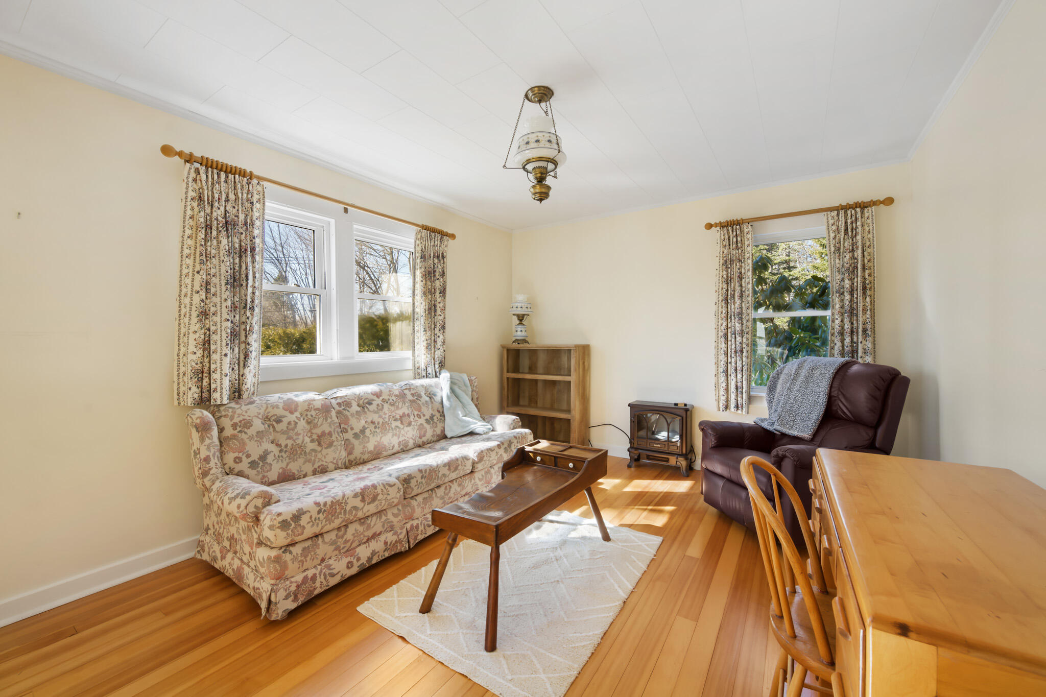 24 Washington Street Milbridge, ME 04658 - Photo 13 of 42 Family Room
