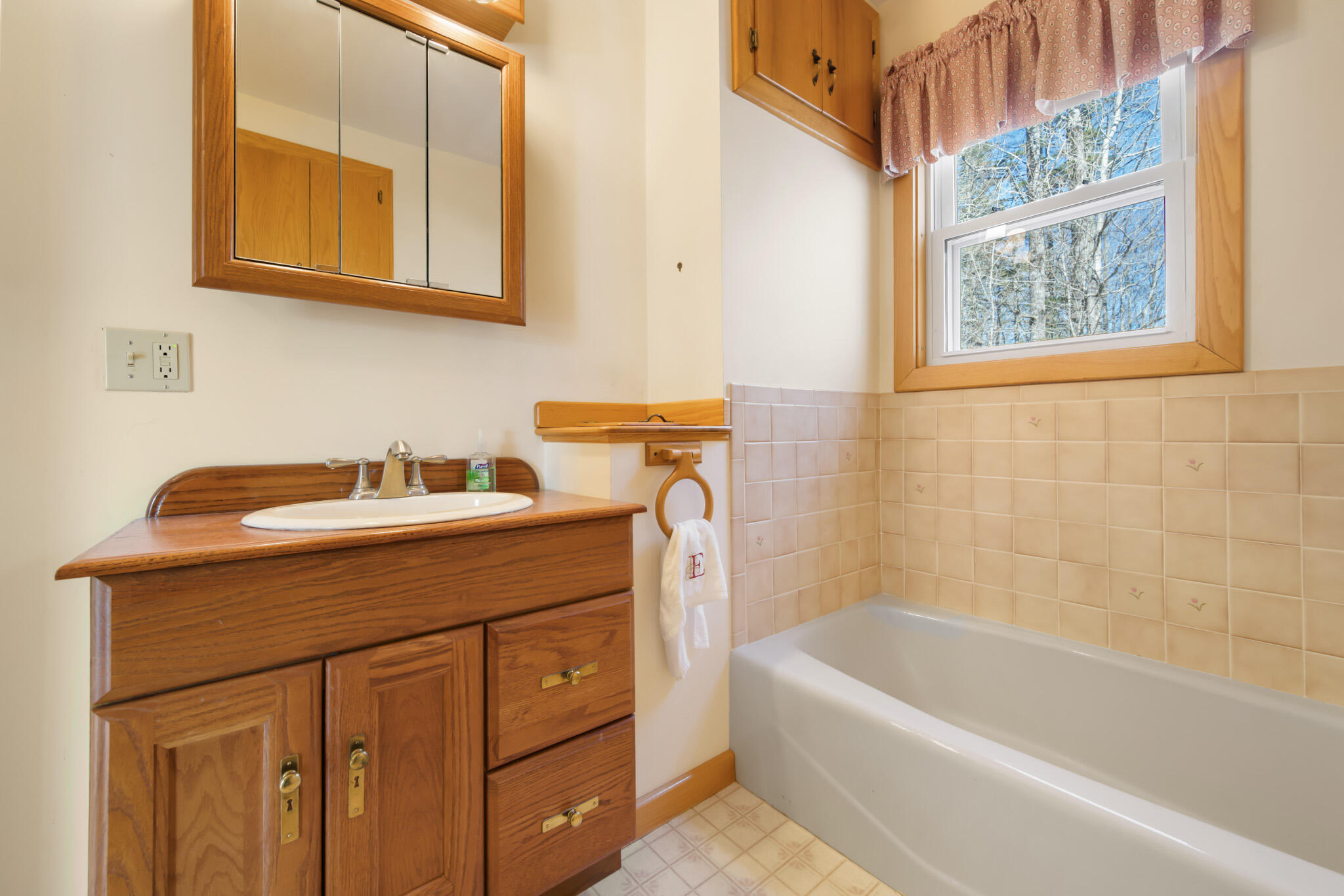 24 Washington Street Milbridge, ME 04658 - Photo 19 of 42 Downstairs bathroom