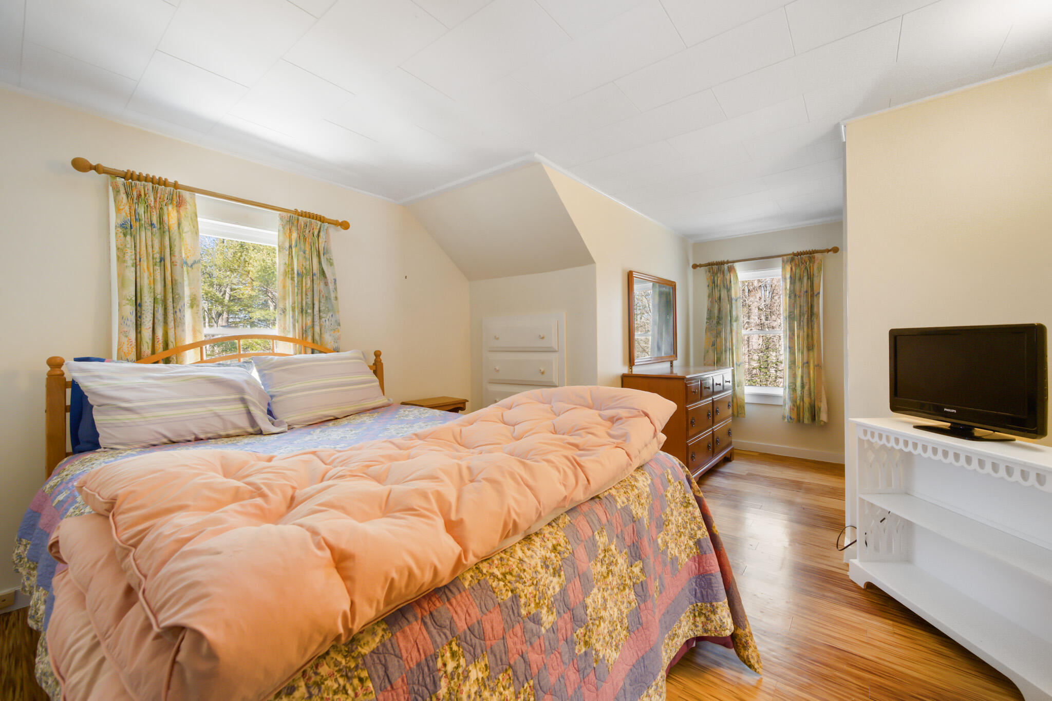 24 Washington Street Milbridge, ME 04658 - Photo 25 of 42 Upstairs Primary Bedroom