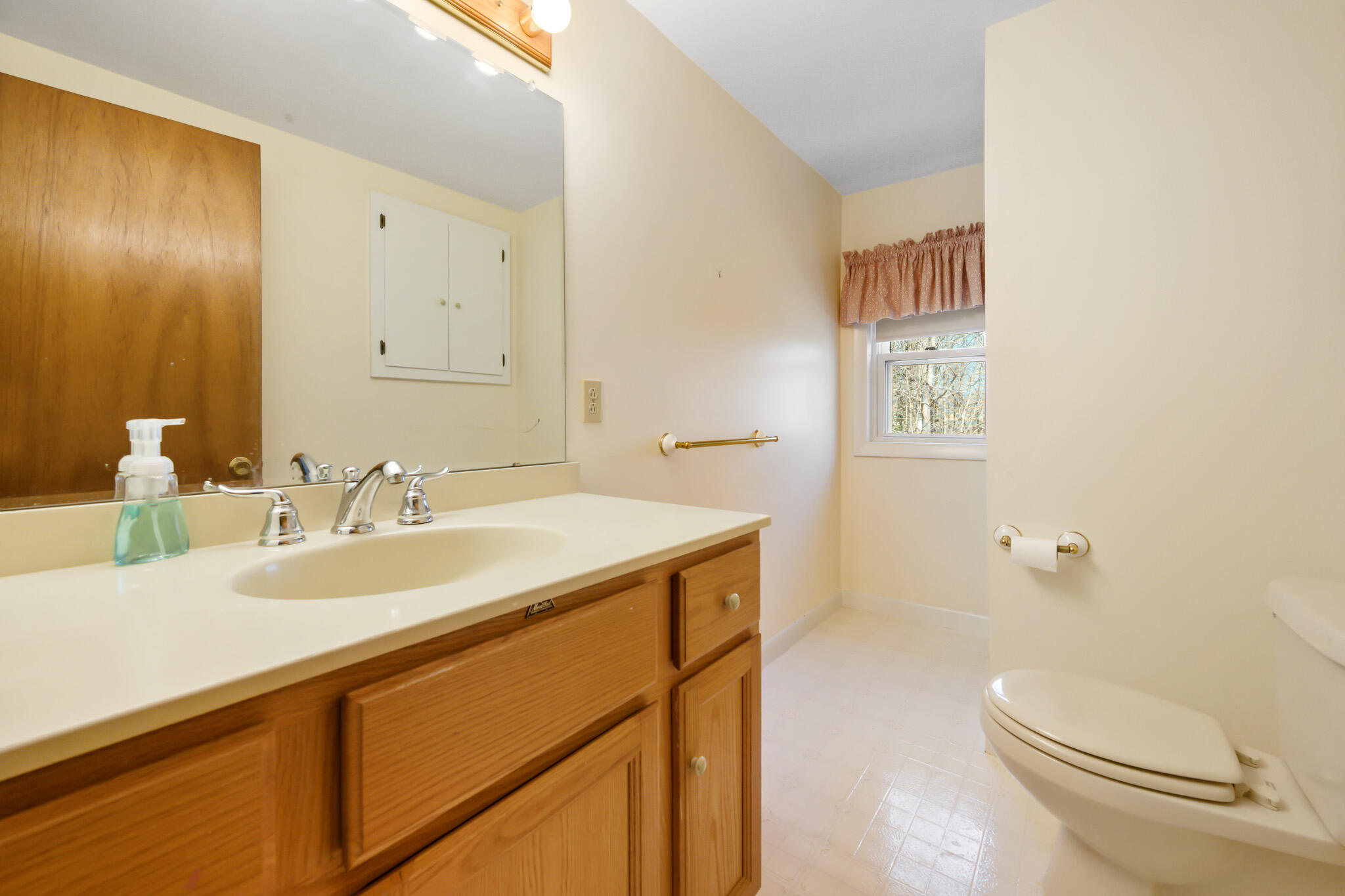 24 Washington Street Milbridge, ME 04658 - Photo 29 of 42 Upstairs Bathroom