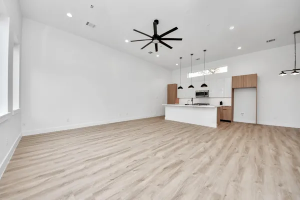 $3,220 | 3409 Hutchins Street, Houston, TX 77004