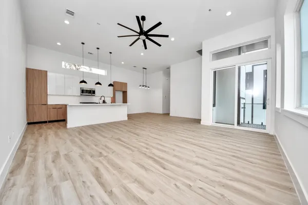 $3,220 | 3409 Hutchins Street, Houston, TX 77004