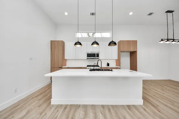 $3,220 | 3409 Hutchins Street, Houston, TX 77004