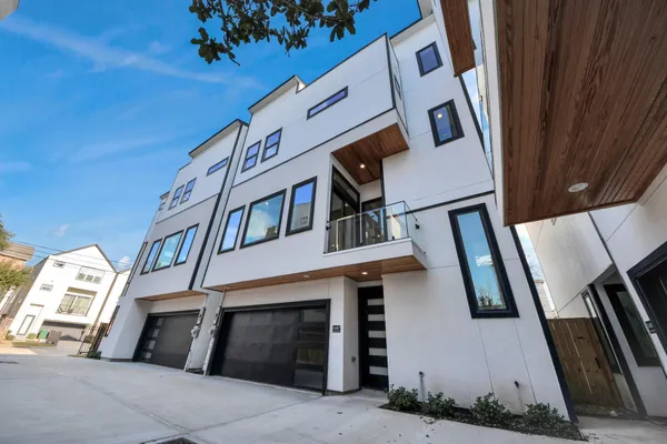 $3,220 | 3409 Hutchins Street, Houston, TX 77004