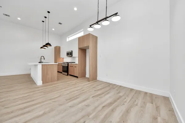 $3,220 | 3409 Hutchins Street, Houston, TX 77004