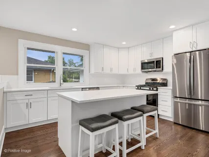 $699,000 | 246 North Jackson Road, Clarendon Hills, IL 60514