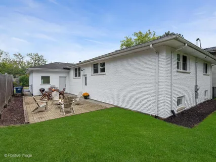 $699,000 | 246 North Jackson Road, Clarendon Hills, IL 60514