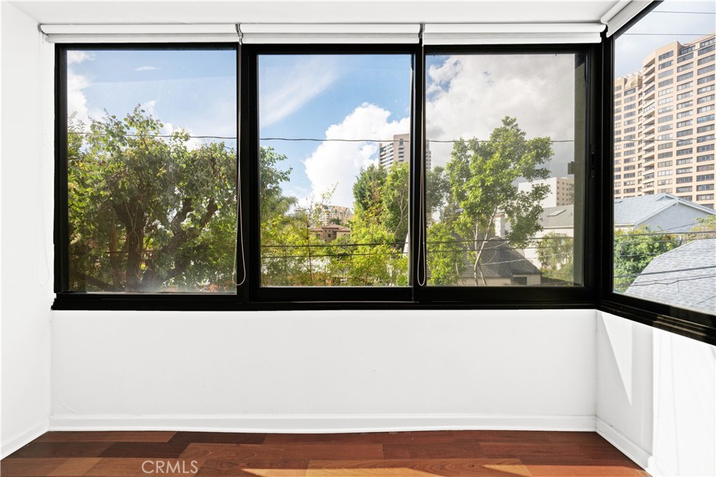 1277 South Beverly Glen Boulevard, Unit 405 Los Angeles, CA 90024 - Photo 11 of 34 Main Bedroom Seating Area