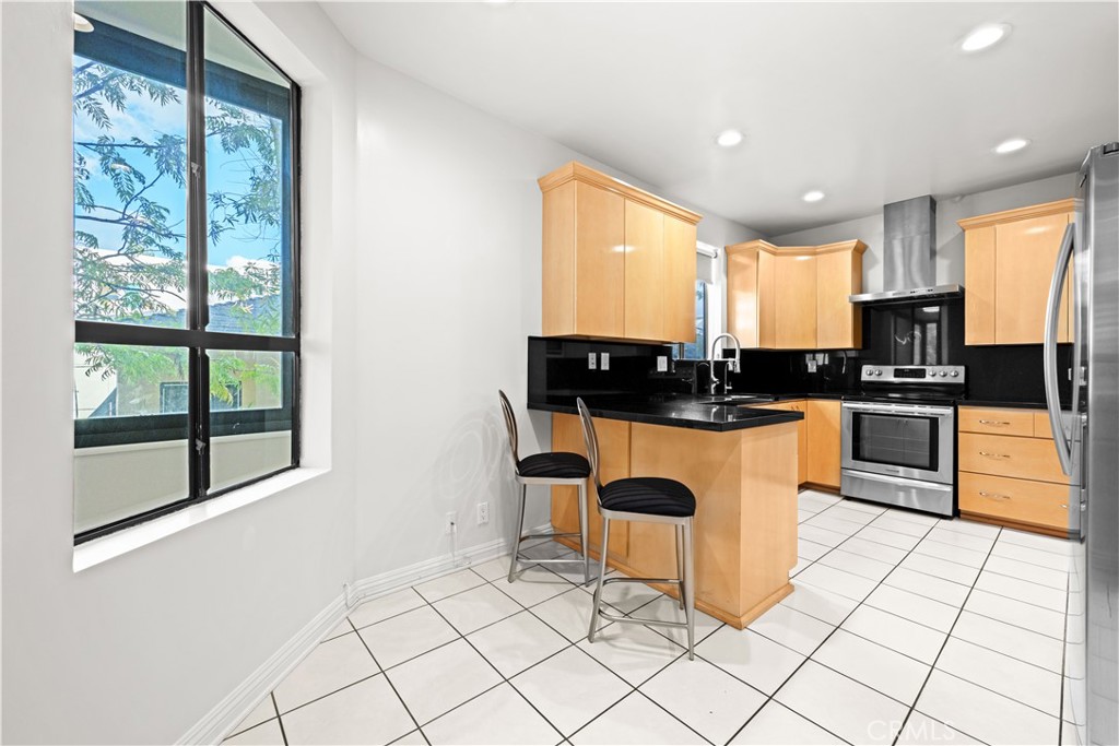 1277 South Beverly Glen Boulevard, Unit 405 Los Angeles, CA 90024 - Photo 18 of 34