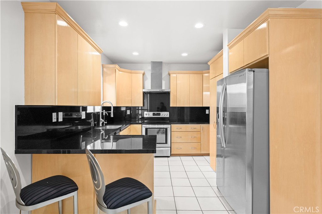 1277 South Beverly Glen Boulevard, Unit 405 Los Angeles, CA 90024 - Photo 19 of 34