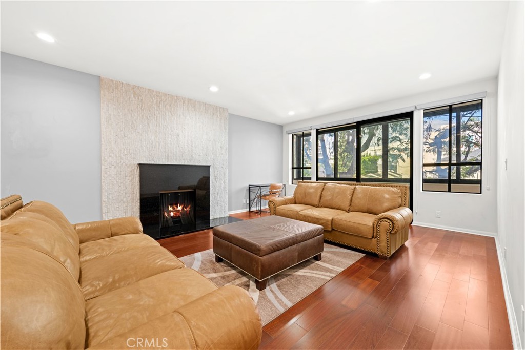 1277 South Beverly Glen Boulevard, Unit 405 Los Angeles, CA 90024 - Photo 2 of 34