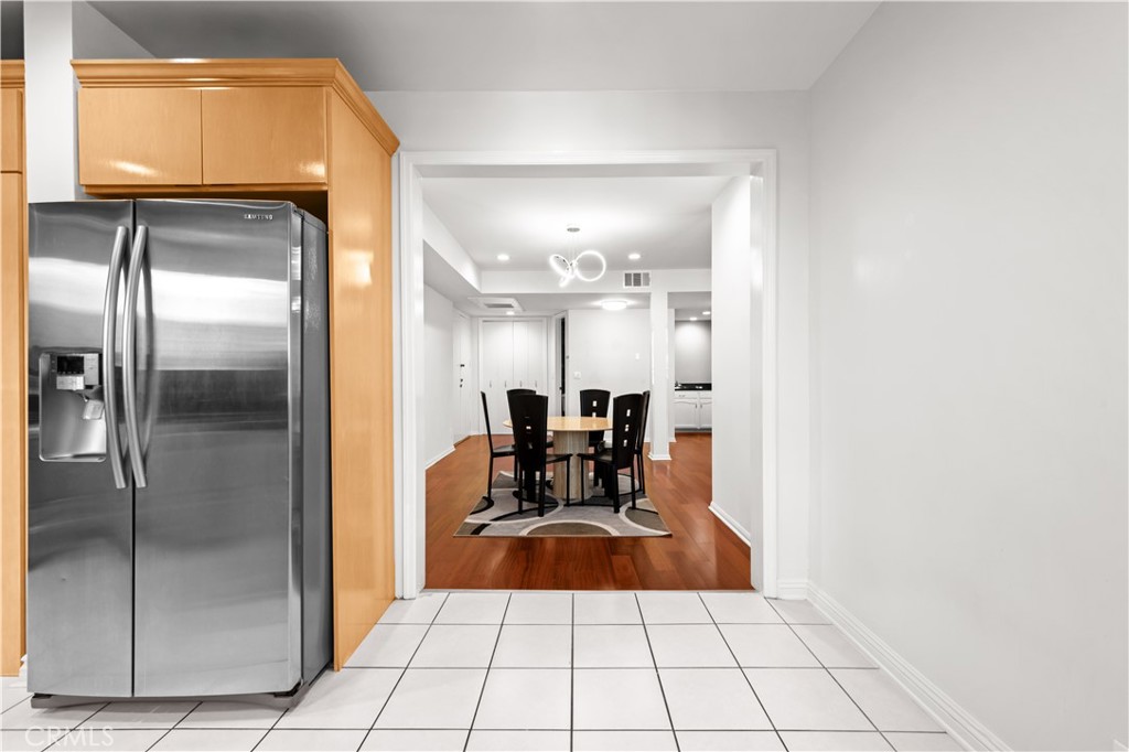 1277 South Beverly Glen Boulevard, Unit 405 Los Angeles, CA 90024 - Photo 22 of 34