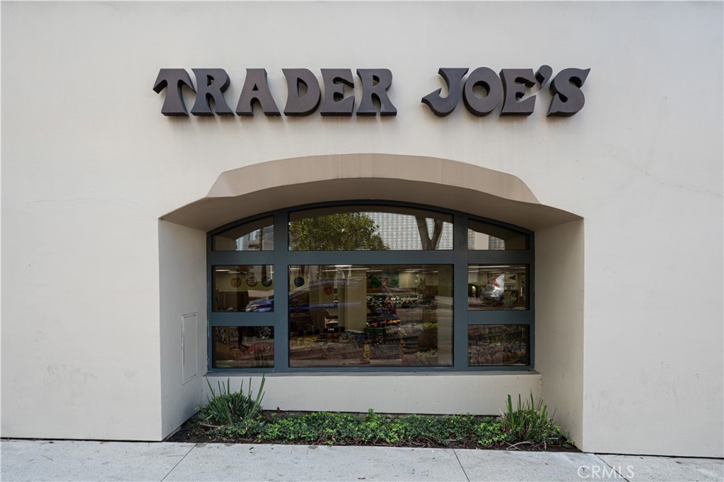 1277 South Beverly Glen Boulevard, Unit 405 Los Angeles, CA 90024 - Photo 33 of 34