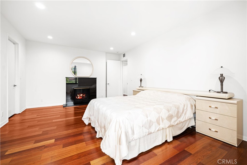 1277 South Beverly Glen Boulevard, Unit 405 Los Angeles, CA 90024 - Photo 8 of 34