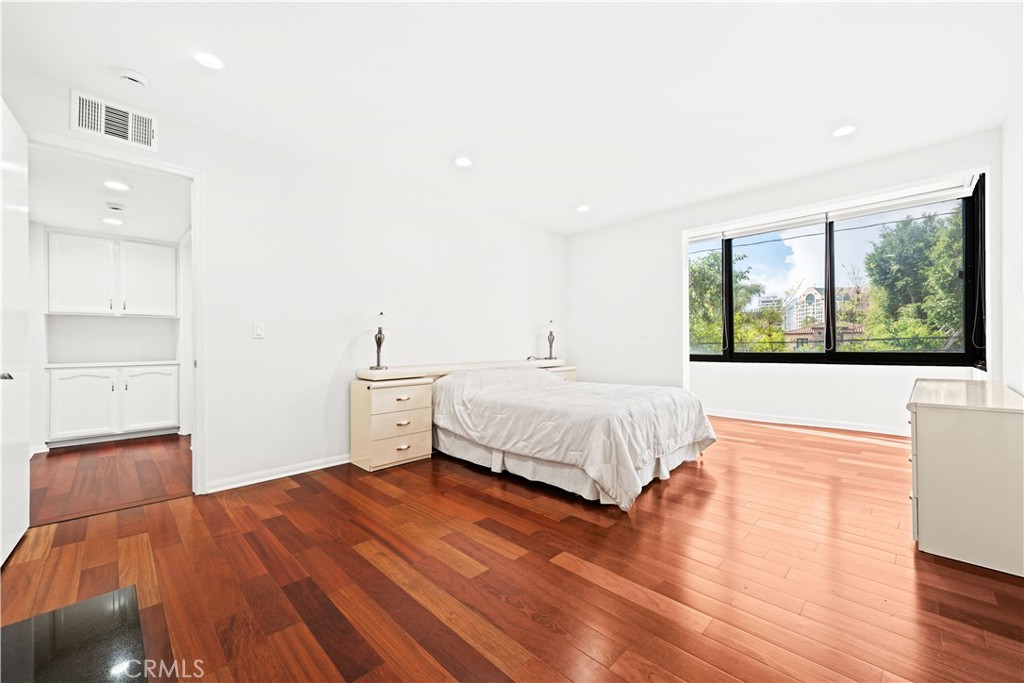 1277 South Beverly Glen Boulevard, Unit 405 Los Angeles, CA 90024 - Photo 9 of 34