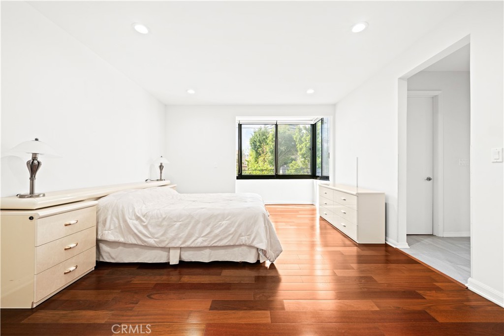 1277 South Beverly Glen Boulevard, Unit 405 Los Angeles, CA 90024 - Photo 10 of 34