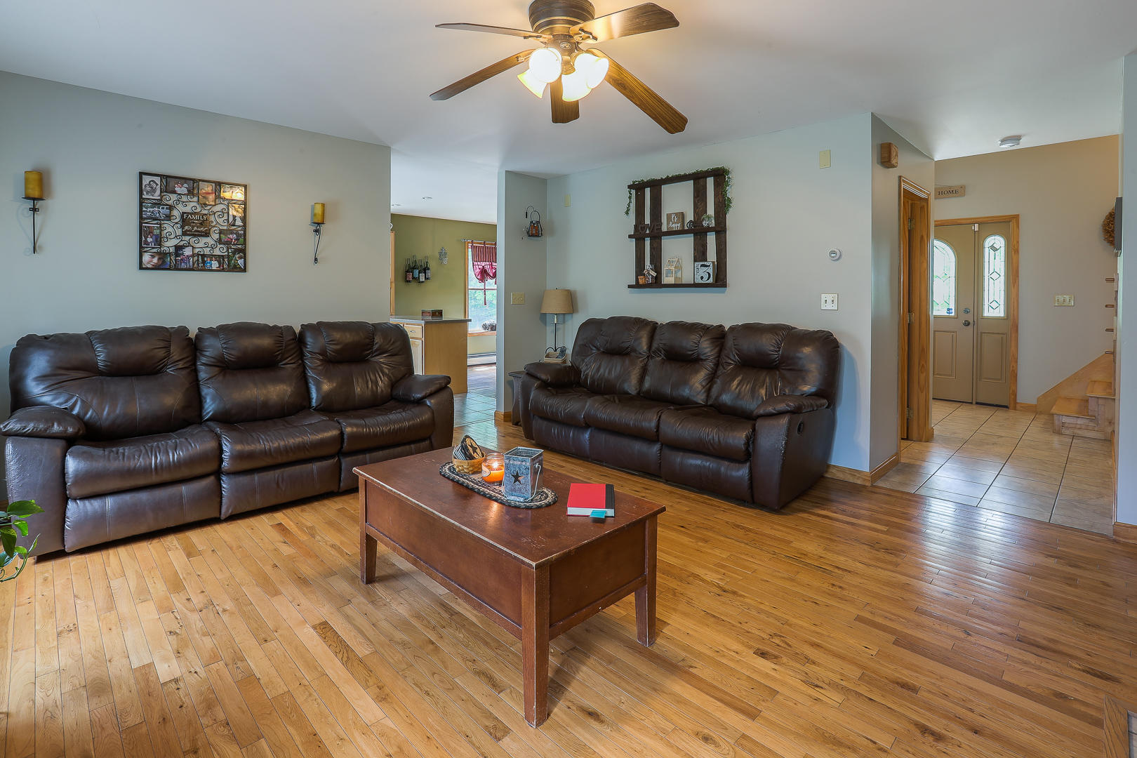 139 Boston Road Winterport, ME 04496 - Photo 21 of 44 livingroom3