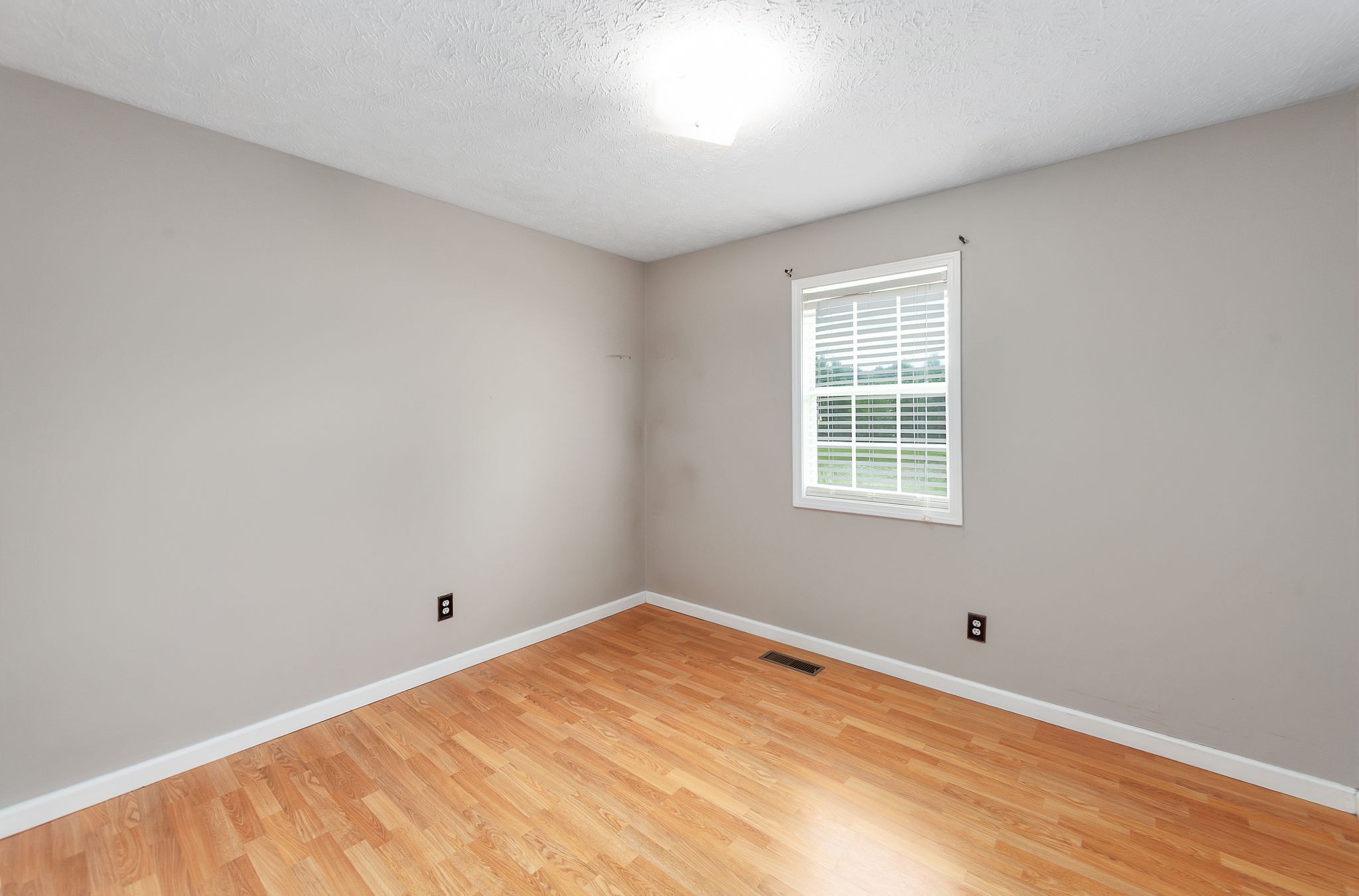 6940 Highway 100 Decaturville, TN 38329 - Photo 19 of 40 Gallery Image 19