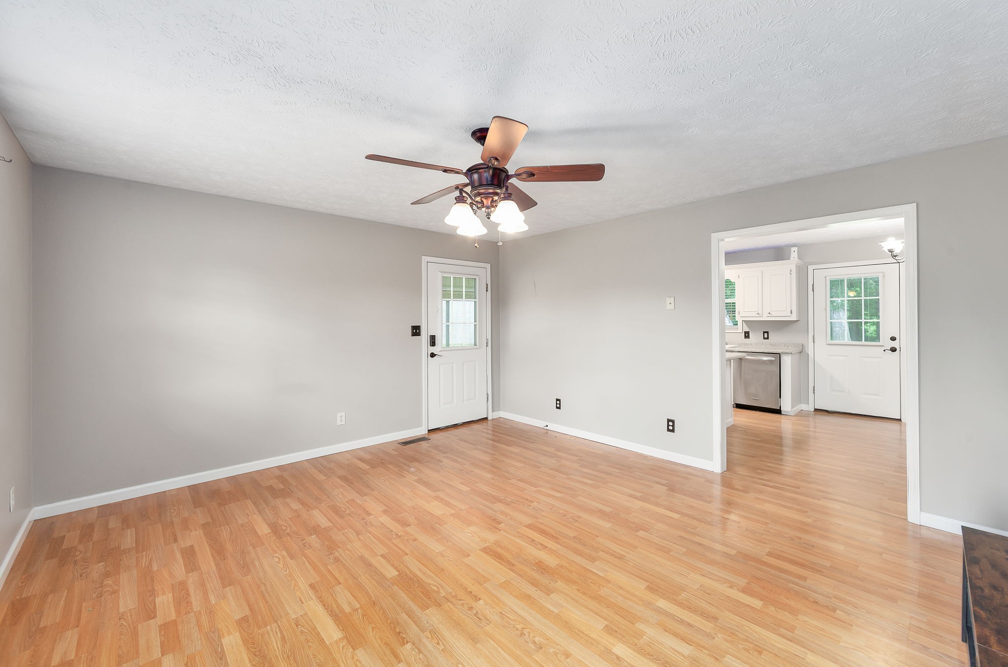 6940 Highway 100 Decaturville, TN 38329 - Photo 4 of 40 Gallery Image 4