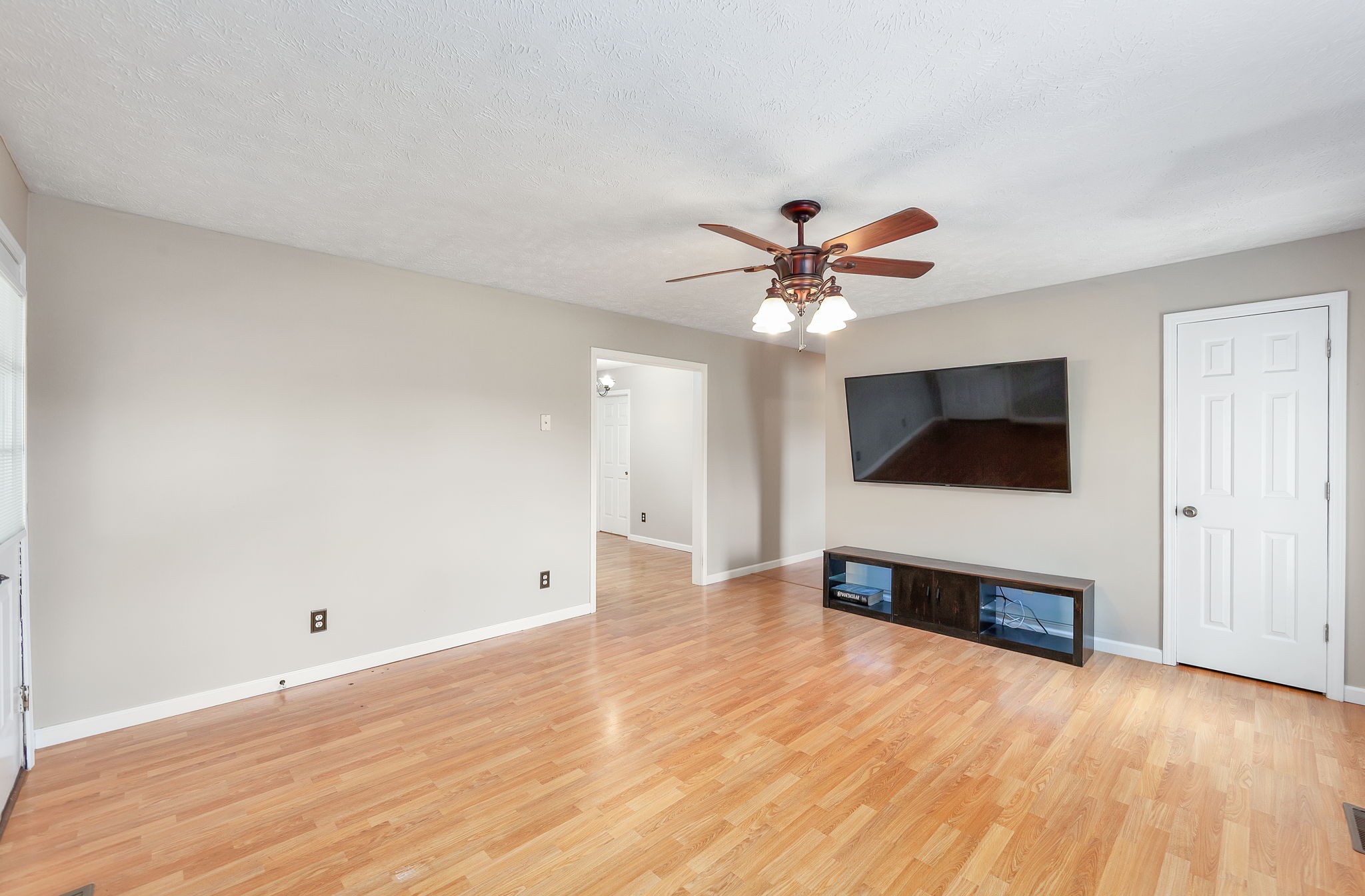 6940 Highway 100 Decaturville, TN 38329 - Photo 5 of 40 Gallery Image 5