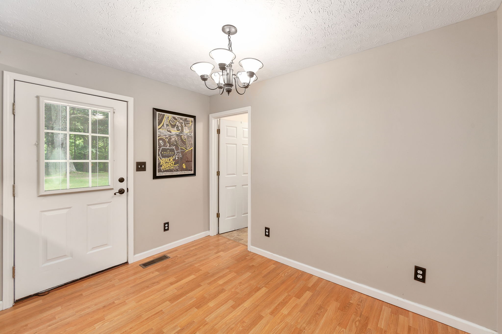 6940 Highway 100 Decaturville, TN 38329 - Photo 8 of 40 Gallery Image 8