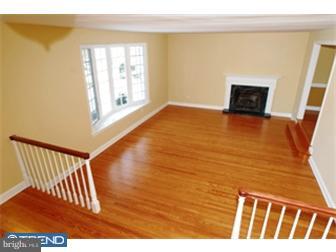 7 Cornwall Circle Wayne, PA 19087 - Photo 2 of 12 Living Room