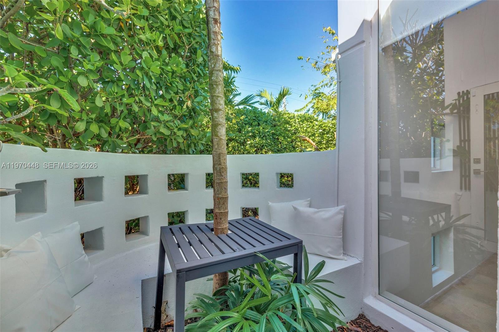 6014 Southwest 22nd Street Miami, FL 33155 - Photo 21 of 61