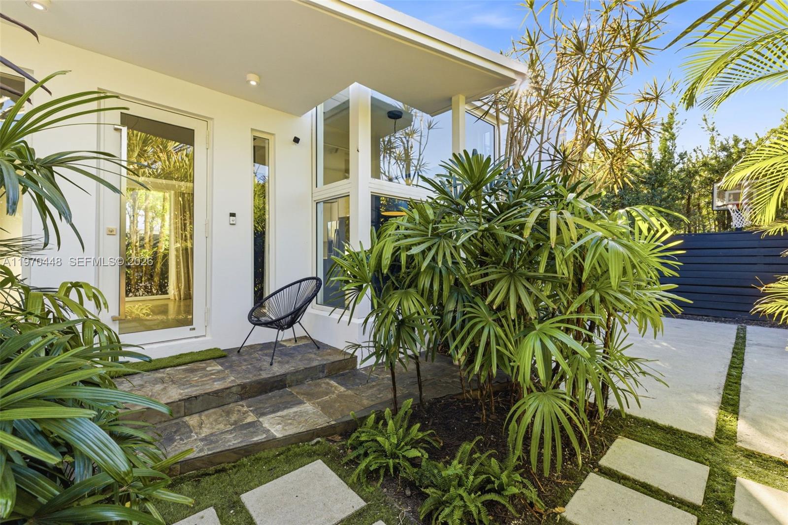 6014 Southwest 22nd Street Miami, FL 33155 - Photo 3 of 61